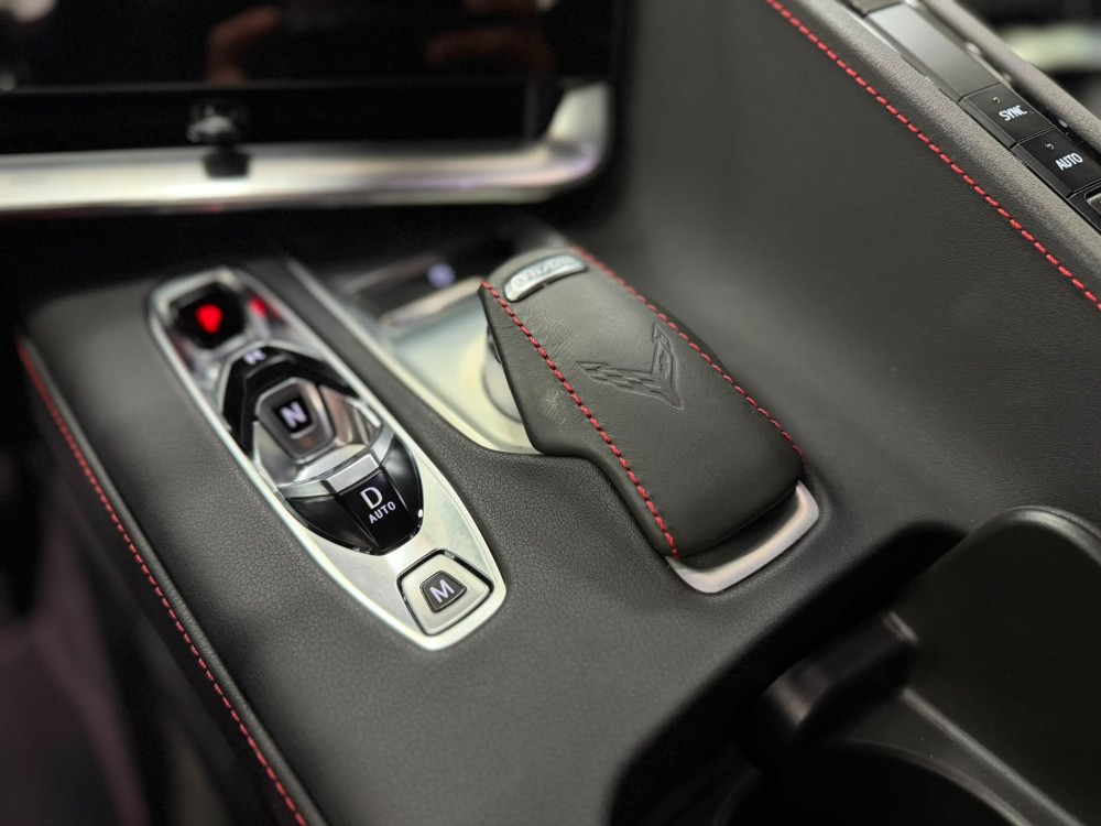 Chevrolet Corvette Stingray C8 — foto 13